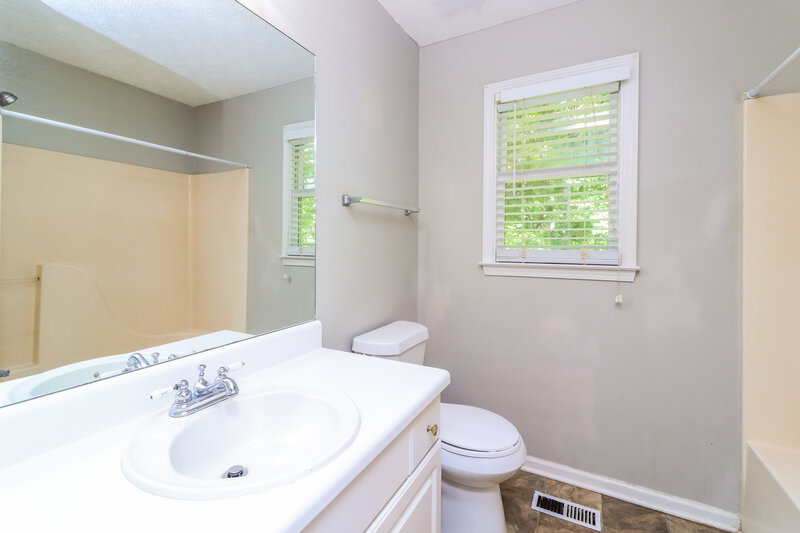 1,785/Mo, 24 Garner Farm Dr Dallas, GA 30157 Bathroom View