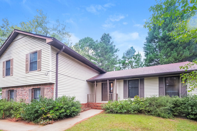 2,060/Mo, 564 Clubhouse Dr SE Conyers, GA 30094 Front View