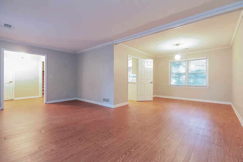 2,060/Mo, 564 Clubhouse Dr SE Conyers, GA 30094 Living Room View