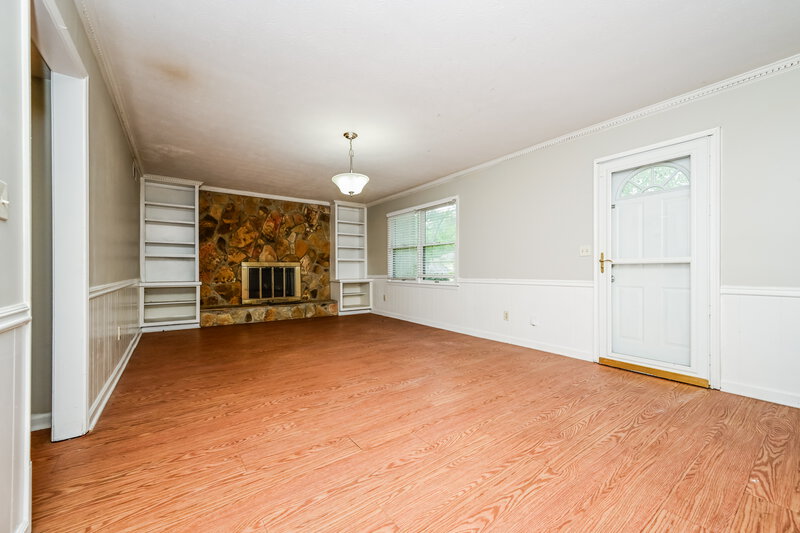 2,020/Mo, 564 Clubhouse Dr SE Conyers, GA 30094 Living Room View 3