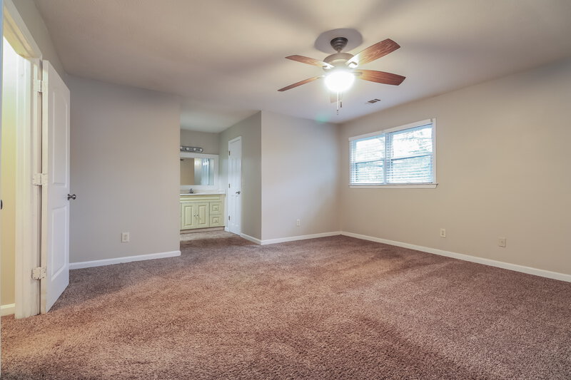 2,060/Mo, 564 Clubhouse Dr SE Conyers, GA 30094 Main Bedroom View