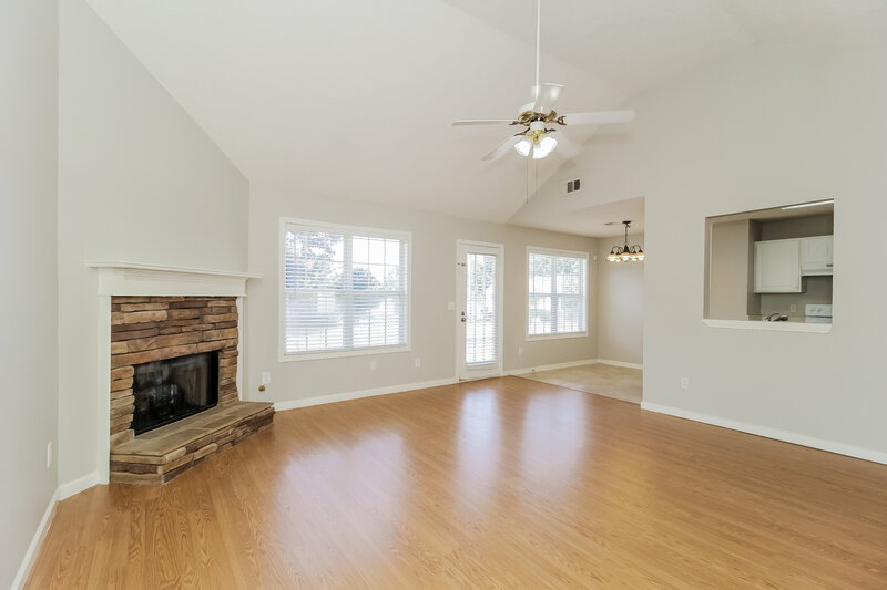 1,685/Mo, 100 Maplewood Dr Temple, GA 30179 Living Room View 2