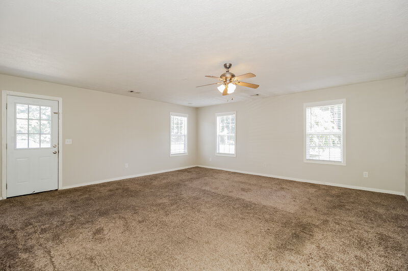 1,685/Mo, 100 Maplewood Dr Temple, GA 30179 Family Room View