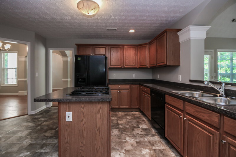 2,100/Mo, 35 Goldfinch Dr Covington, GA 30016 Kitchen View