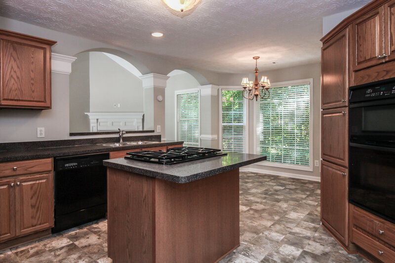 2,100/Mo, 35 Goldfinch Dr Covington, GA 30016 Kitchen View 2