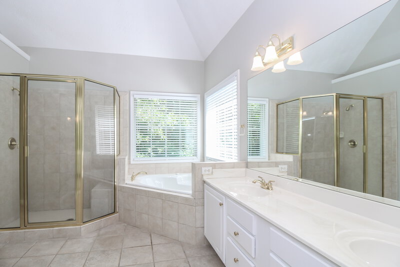 2,100/Mo, 35 Goldfinch Dr Covington, GA 30016 Master Bathroom View