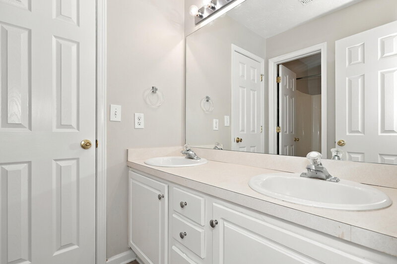 2,330/Mo, 35 Goldfinch Dr Covington, GA 30016 Bathroom View 2