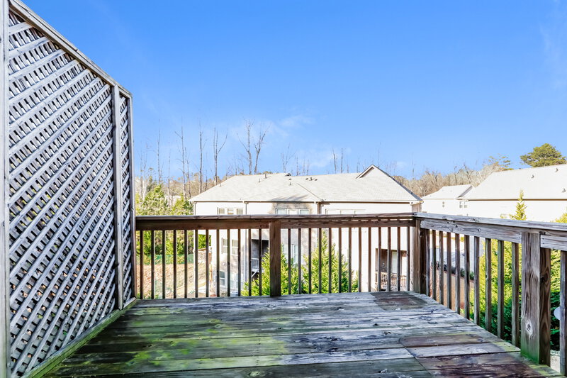 1,890/Mo, 2265 Ewell Park Dr Lawrenceville, GA 30043 Deck View