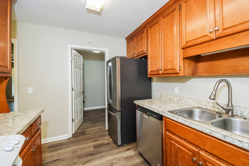 1,780/Mo, 1003 Mission Rd SW Cartersville, GA 30120 Kitchen View