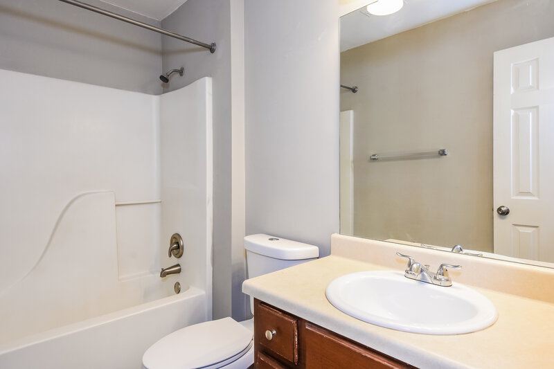 1,780/Mo, 1003 Mission Rd SW Cartersville, GA 30120 Bathroom View