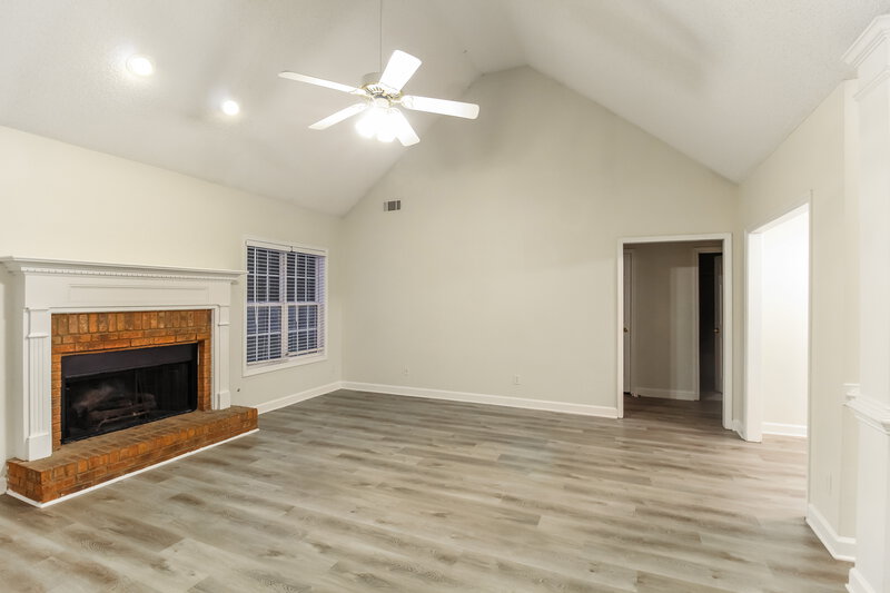 1,940/Mo, 490 Brook Hollow Dr McDonough, GA 30252 Living Room View 2