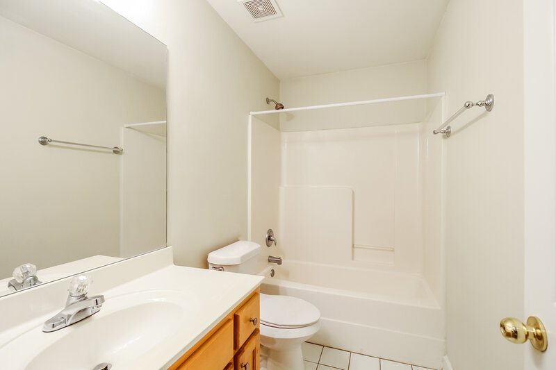 1,940/Mo, 490 Brook Hollow Dr McDonough, GA 30252 Bathroom View