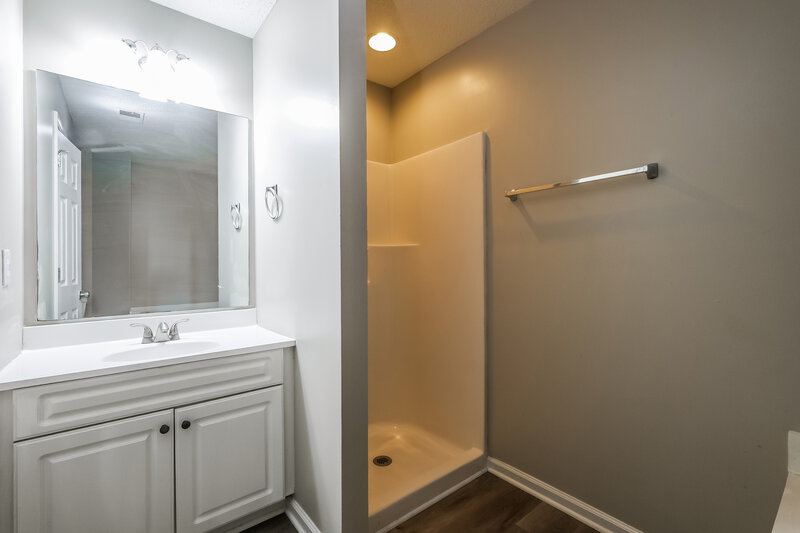 1,710/Mo, 4511 Heritage Pkwy Atlanta, GA 30349 Main Bathroom View