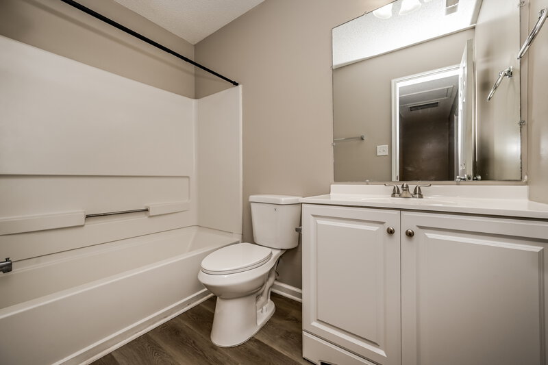 2,450/Mo, 4511 Heritage Pkwy Atlanta, GA 30349 Bathroom View