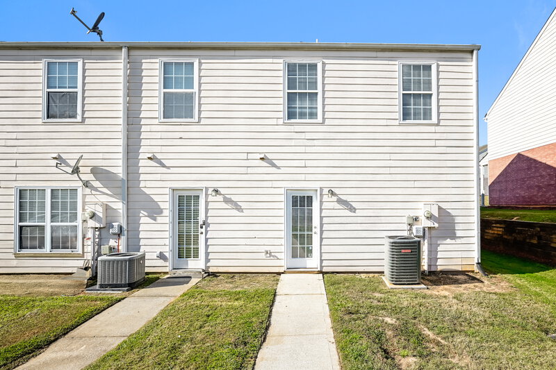 2,450/Mo, 4511 Heritage Pkwy Atlanta, GA 30349 Rear View