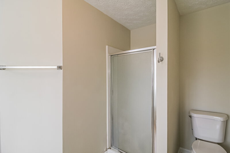 2,010/Mo, 100 Wexford Way Covington, GA 30014 Main Bathroom View