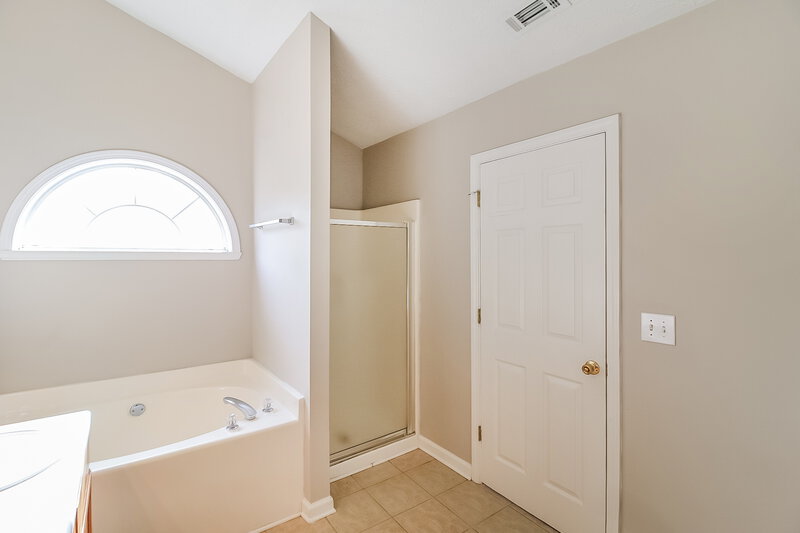 2,130/Mo, 4588 Bouldercrest Rd Ellenwood, GA 30294 Main Bathroom View 2