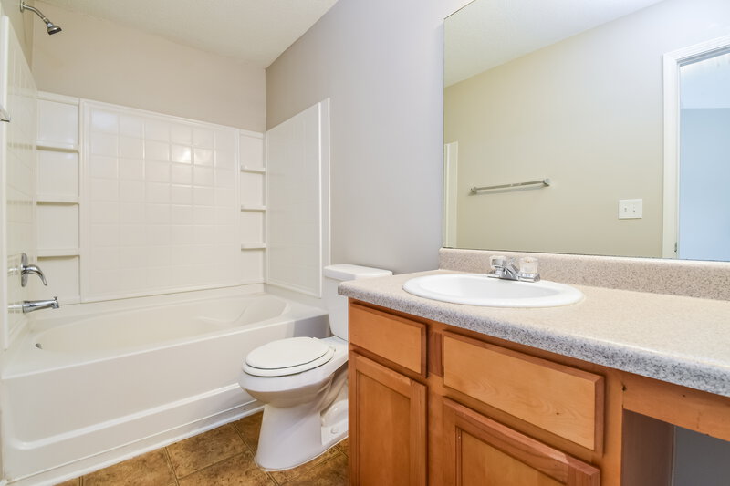 1,755/Mo, 2285 Bigwood Trl College Park, GA 30349 Main Bathroom View