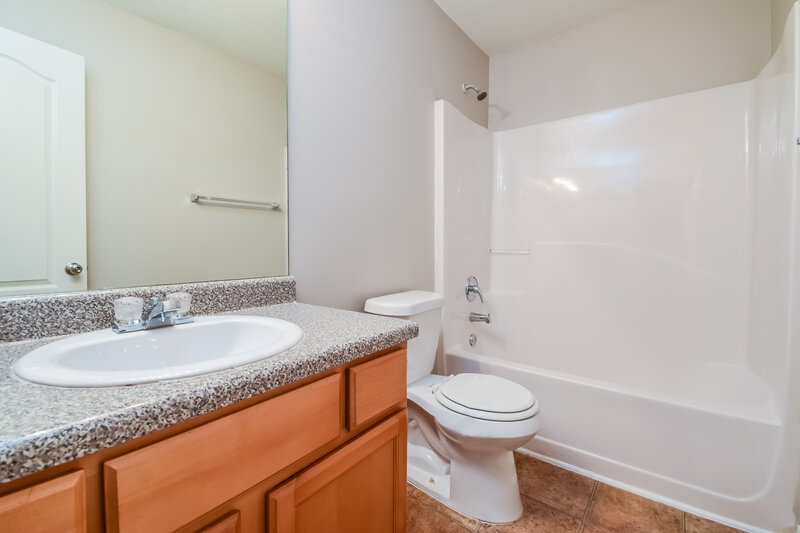 1,755/Mo, 2285 Bigwood Trl College Park, GA 30349 Bathroom View