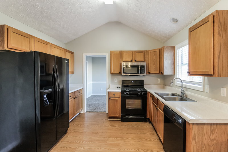 2,005/Mo, 2397 Benson Rdg Lithonia, GA 30058 Kitchen View