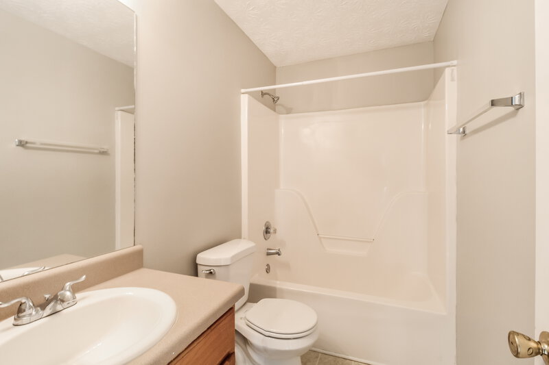 2,005/Mo, 2397 Benson Rdg Lithonia, GA 30058 Bathroom View