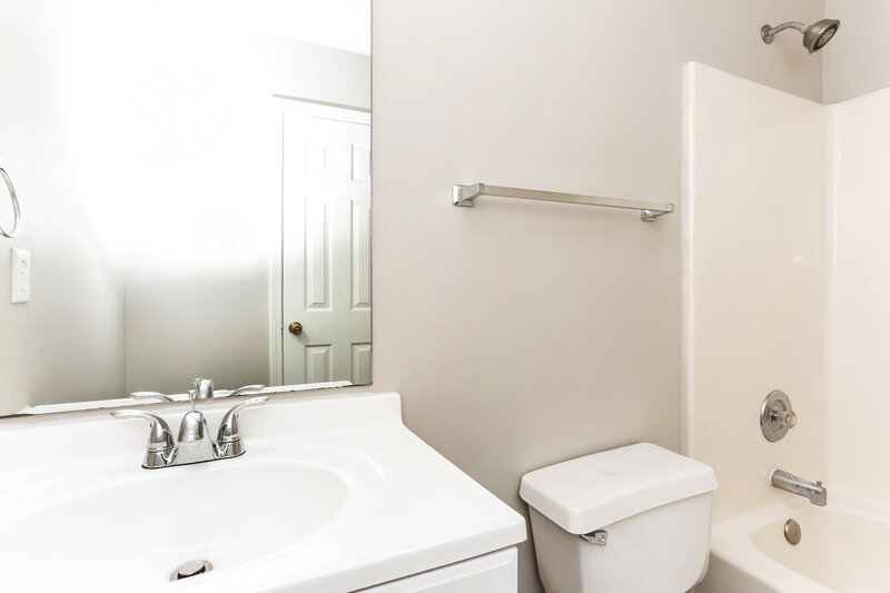 1,745/Mo, 3466 Ashley Ct Rex, GA 30273 Bathroom View
