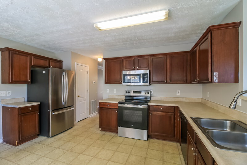 2,225/Mo, 2141 Silva Ct Conley, GA 30288 Kitchen View 2