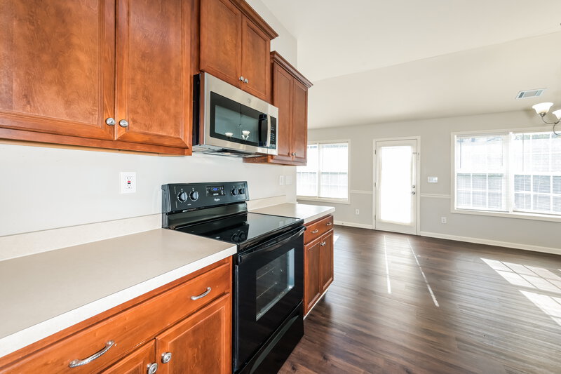 1,915/Mo, 44 Creek View Ct Hoschton, GA 30548 Kitchen View