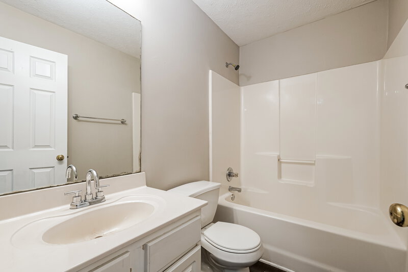 2,215/Mo, 108 Bramlett Meadows Dr Douglasville, GA 30134 Bathroom View