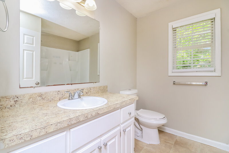2,470/Mo, 2446 Letha Ln SW Marietta, GA 30064 Bathroom View