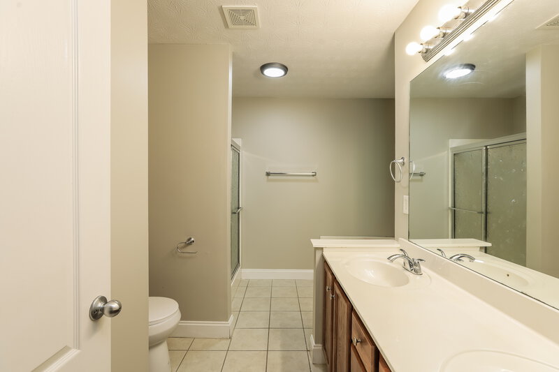 1,860/Mo, 4203 Baler Dr Douglasville, GA 30135 Main Bathroom View 2