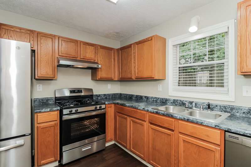 3,320/Mo, 2320 Kissing Tree Ln SE Smyrna, GA 30080 Kitchen View 2