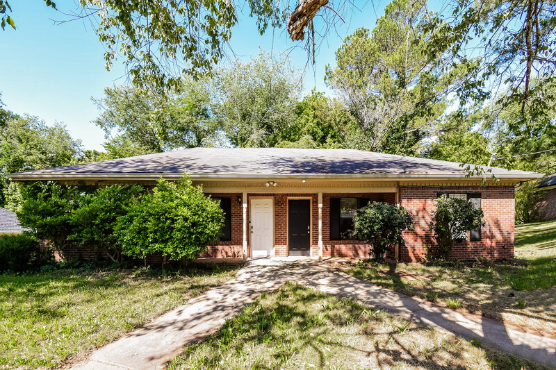 0/Mo, 320 Freeport Dr Lawrenceville, GA 30046 External View