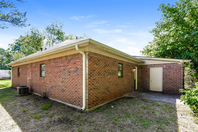 0/Mo, 320 Freeport Dr Lawrenceville, GA 30046 Rear View