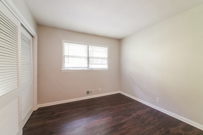 1,825/Mo, 1839 Kimberly Dr SW Marietta, GA 30008 Bedroom View 2