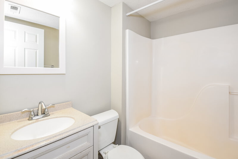 2,420/Mo, 2643 Kingsbrooke Ct NW Kennesaw, GA 30144 Main Bathroom View 2