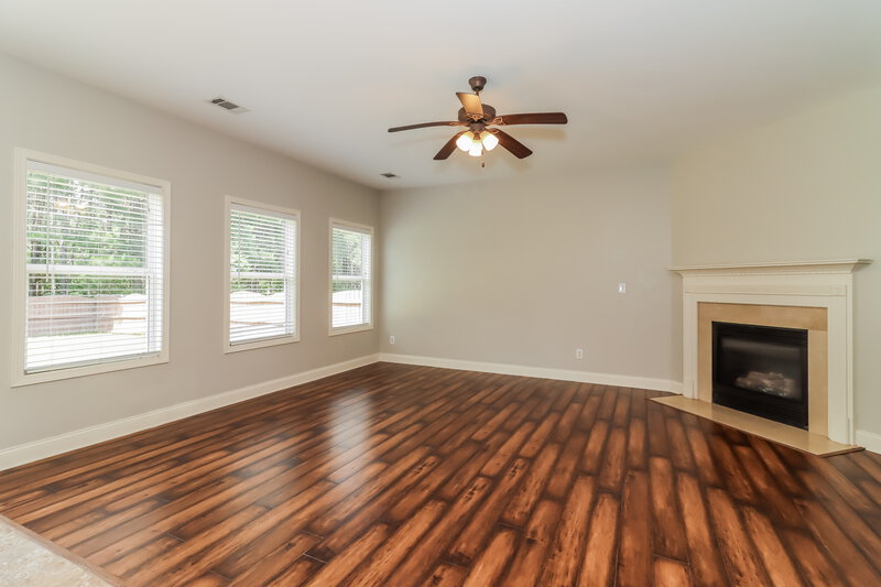 2,165/Mo, 231 Parkmont Way Dallas, GA 30132 Living Room View