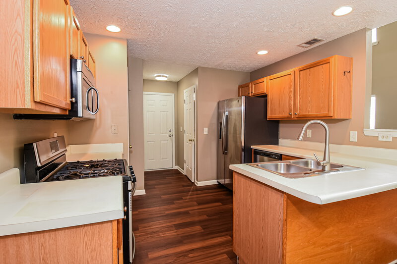2,040/Mo, 217 Osmanthus Way Canton, GA 30114 Kitchen View