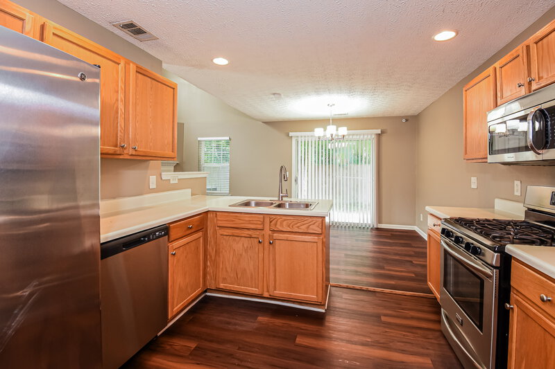 2,040/Mo, 217 Osmanthus Way Canton, GA 30114 Kitchen View 2