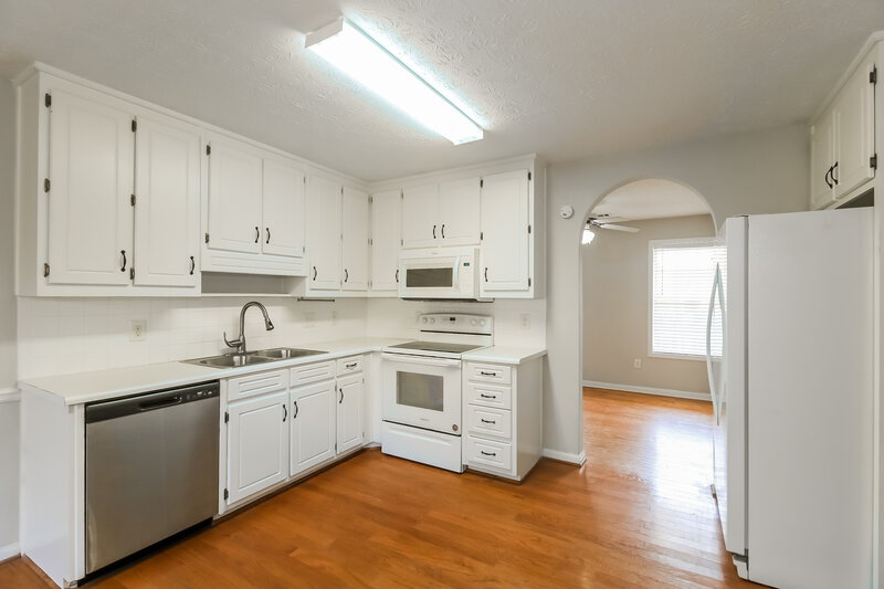 2,000/Mo, 4061 Edenbrooke Cir Loganville, GA 30052 Kitchen View