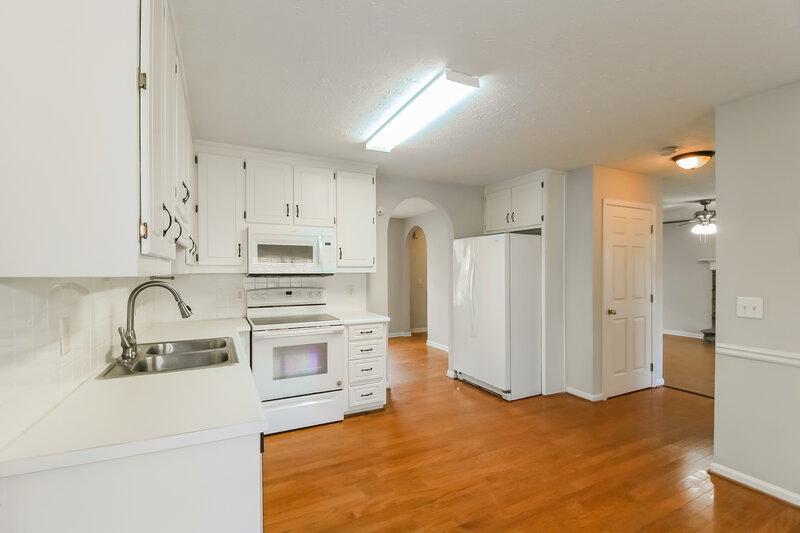 2,000/Mo, 4061 Edenbrooke Cir Loganville, GA 30052 Kitchen View 2