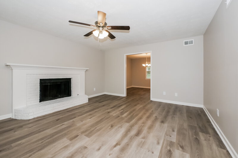 2,765/Mo, 605 Garamond Pl Peachtree City, GA 30269 Living Room View 4