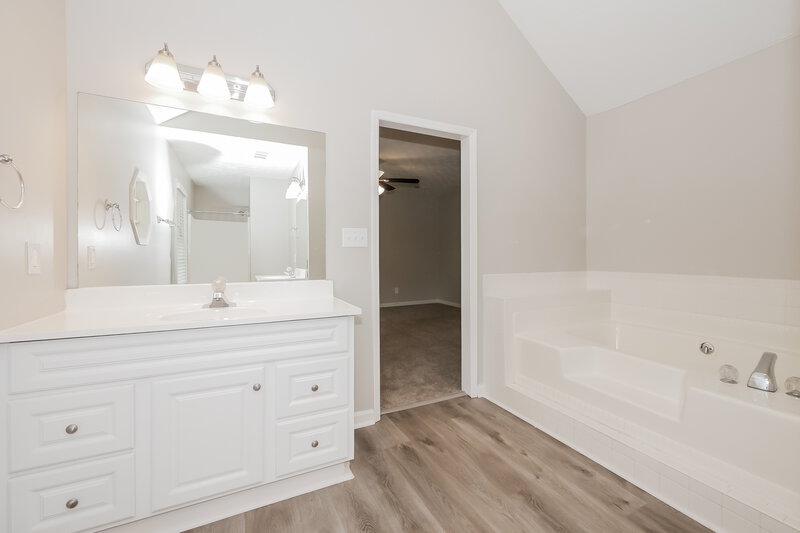 2,765/Mo, 605 Garamond Pl Peachtree City, GA 30269 Main Bathroom View
