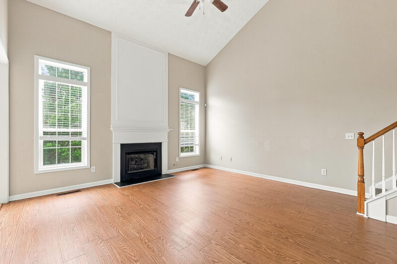 2,410/Mo, 317 Park Creek Rdg Woodstock, GA 30188 Living Room View
