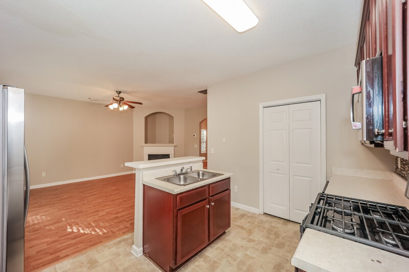 1,765/Mo, 12 Preserve Dr Newnan, GA 30263 Kitchen View