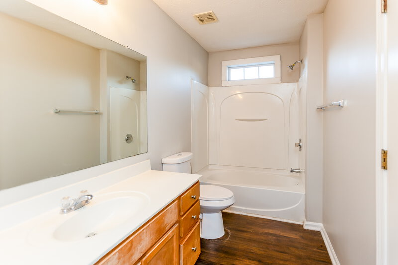 1,890/Mo, 320 Arrowhead Dr Dallas, GA 30132 Main Bathroom View 2