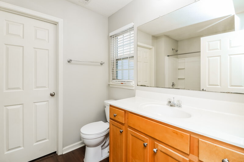 2,900/Mo, 320 Arrowhead Dr Dallas, GA 30132 Main Bathroom View