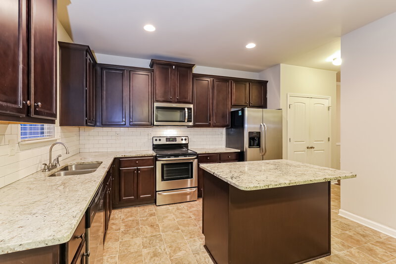 2,340/Mo, 1235 Nottley Dr Locust Grove, GA 30248 Kitchen View 2