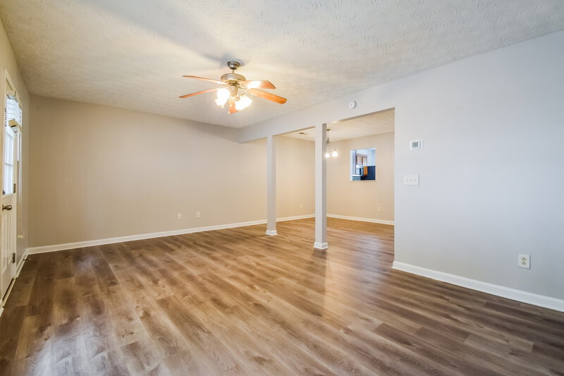 1,755/Mo, 2400 Piering Dr Lithonia, GA 30038 Living Room View
