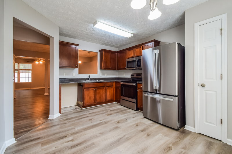 1,755/Mo, 2400 Piering Dr Lithonia, GA 30038 Kitchen View 3